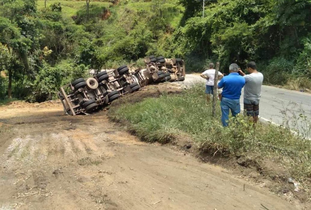 Carreta Tomba Em Cima De Moto E Mata Jovem Na Lmg Portal Rede